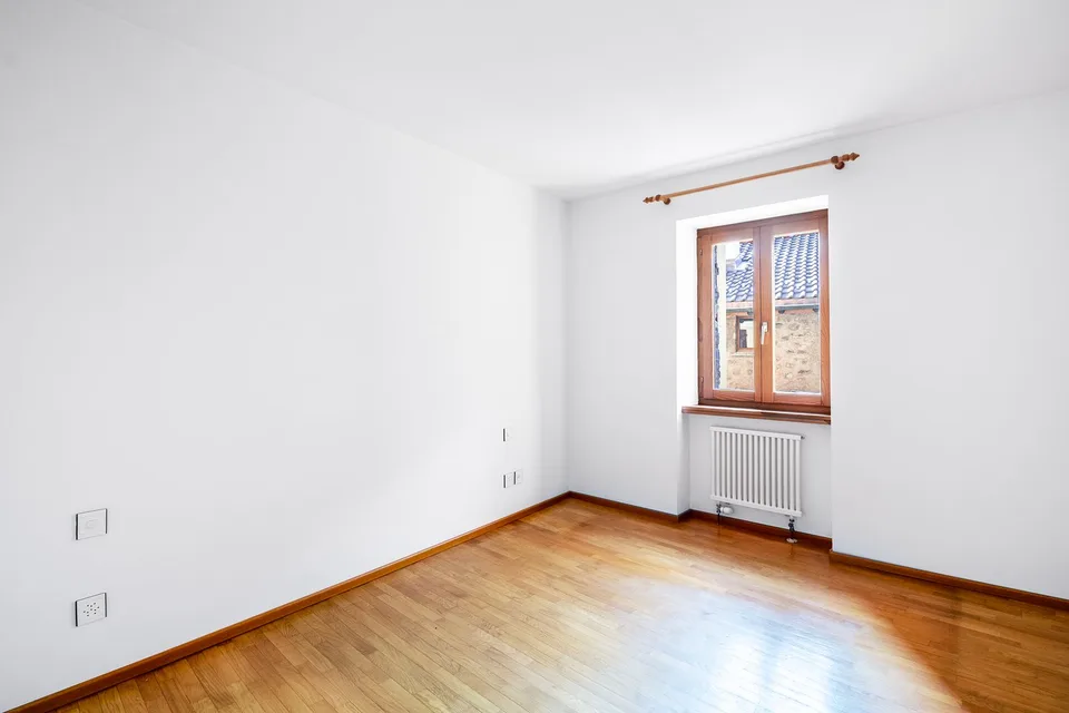 Zweifamilienhaus mit 2 Wohnungen mit 3.5 Zimmern und Garten