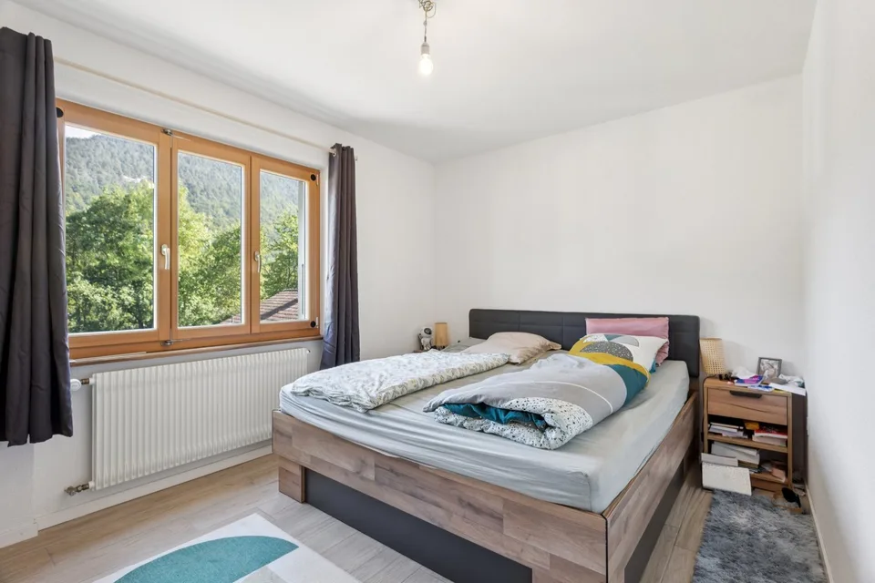 Haus mit 2 Wohnungen, Möglichkeit zur Schaffung einer 3. Wohnung.