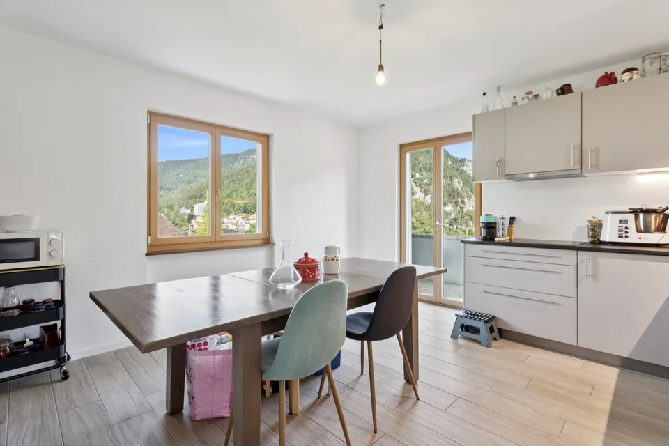 Haus mit 2 Wohnungen, Möglichkeit zur Schaffung einer 3. Wohnung.