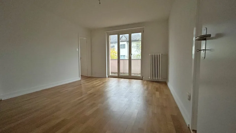 Appartement 4 pièces dans un bon emplacement (1er étage gauche)