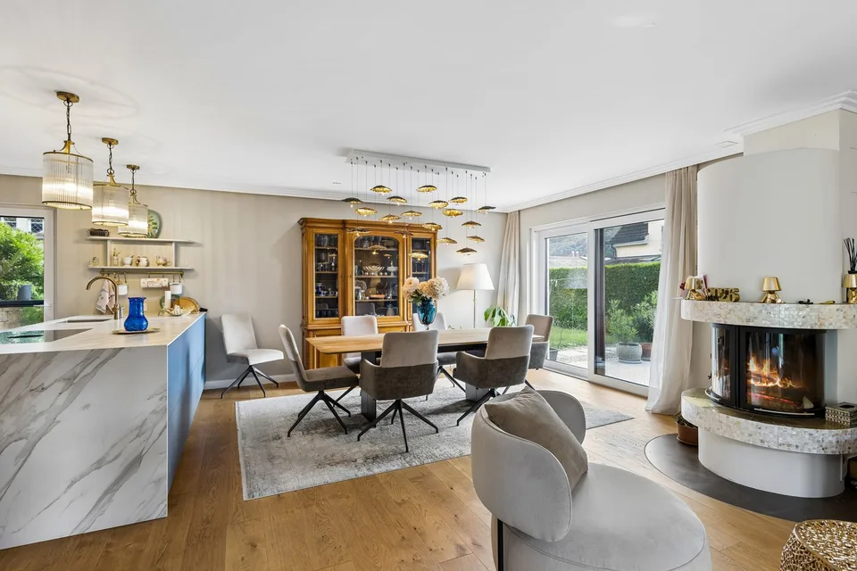 Exklusive Neubau-Villa mit Designerküche – 35 Min. ab Zürich
