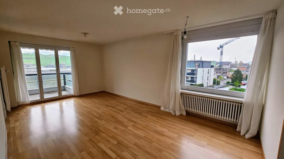 Renovierte 3.5-Zimmer-Wohnung mit Balkon und Seeblick in Küssnacht am Rigi