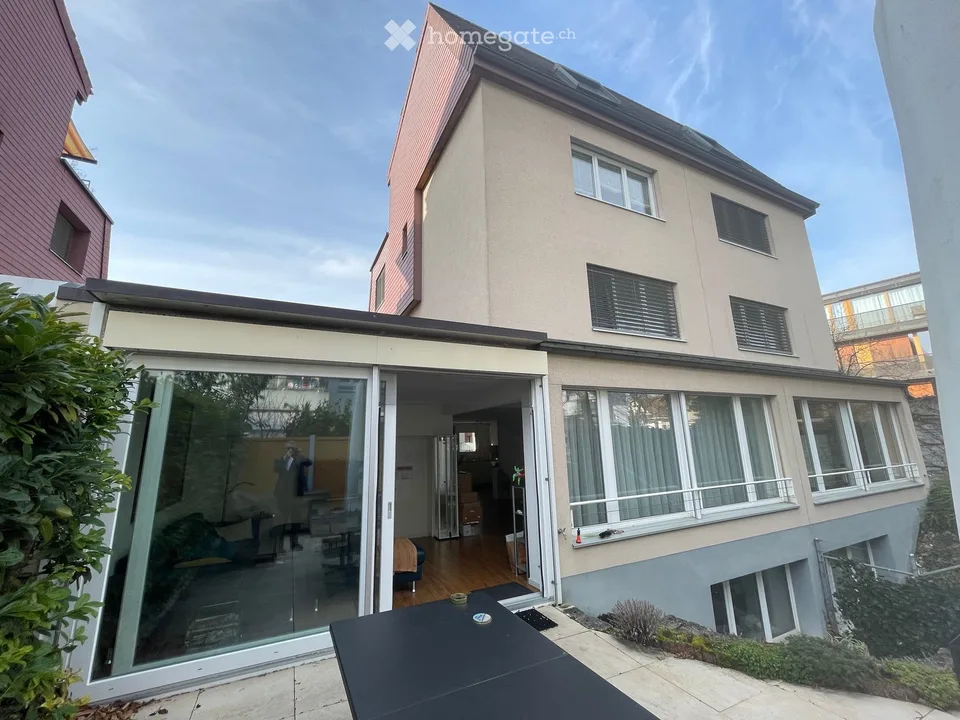 Charmantes 6.5-Zimmer-Einfamilienhaus in Birsfelden mit Garage