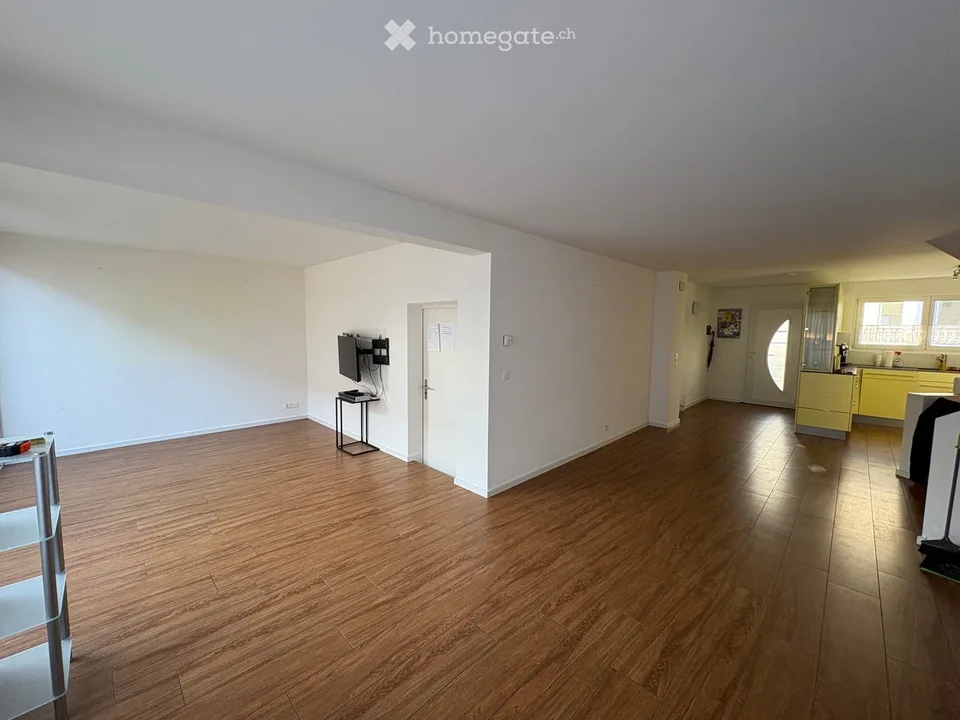 Charmantes 6.5-Zimmer-Einfamilienhaus in Birsfelden mit Garage