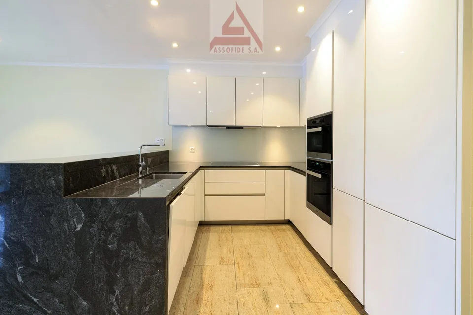 Elegante appartamento di 4.5 locali / Elegante 4.5-Zimmerwohnung