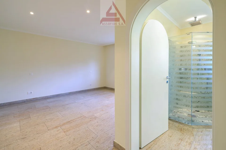 Elegante appartamento di 4.5 locali / Elegante 4.5-Zimmerwohnung