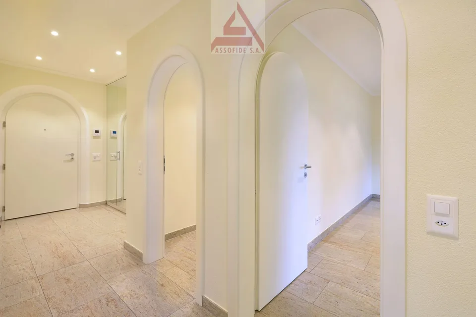 Elegante appartamento di 4.5 locali / Elegante 4.5-Zimmerwohnung