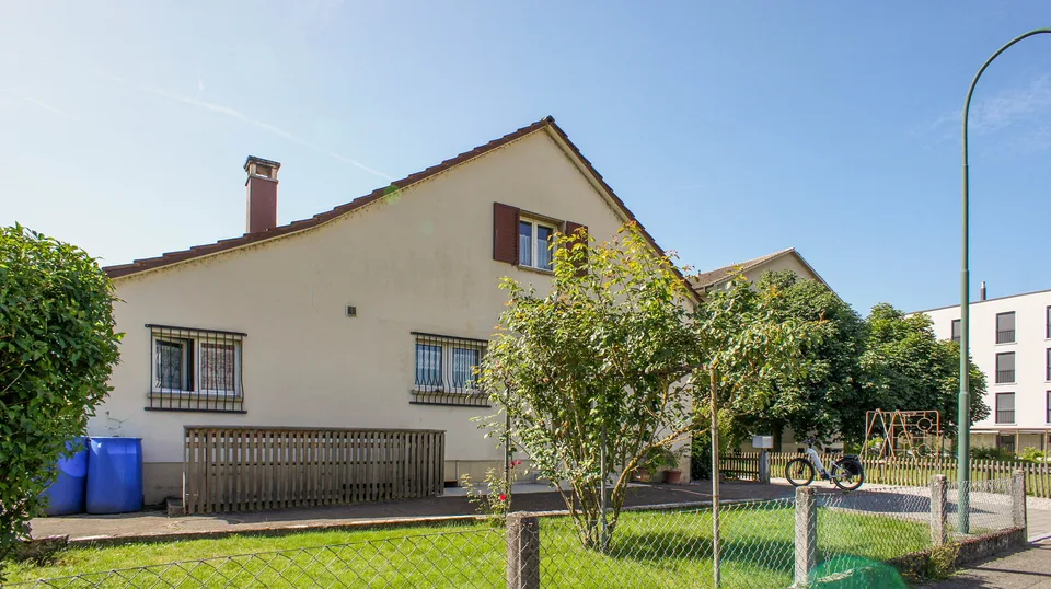 Charmantes 6-Zimmer EFH mit grossen Garten