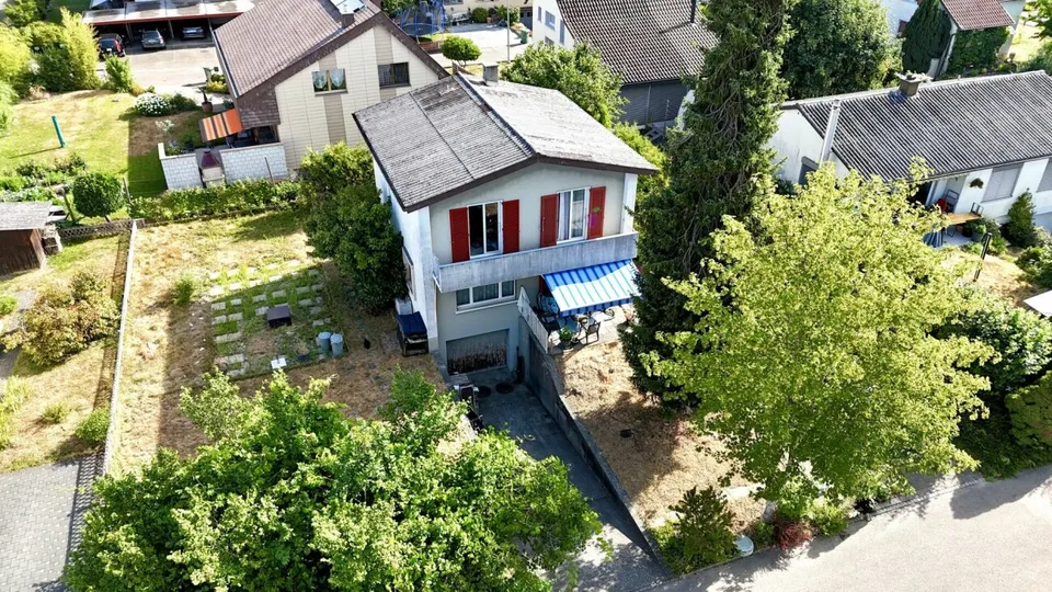 Charmantes freistehendes Einfamilienhaus mit grosszügigem Garten an ruhiger Wohnlage