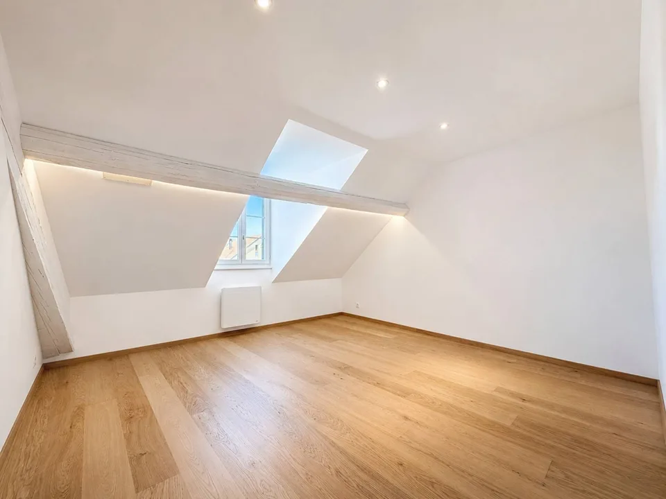 Mitten im Dorf, Dachgeschoss mit 153 m2 Charme