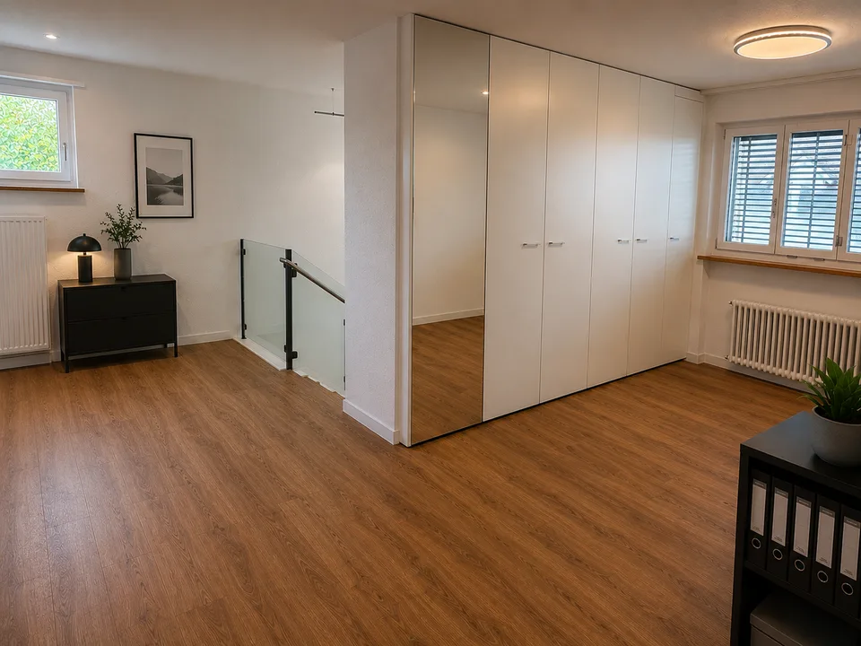 Ampio spazio per uffici con sala riunioni e area di sosta