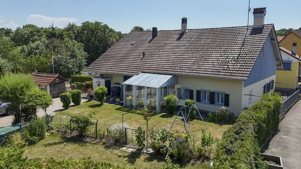 Charmante maison mitoyenne avec grand jardin et forêt