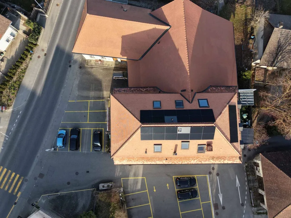 Edificio residenziale con caffè-ristorante nel cuore della Broye