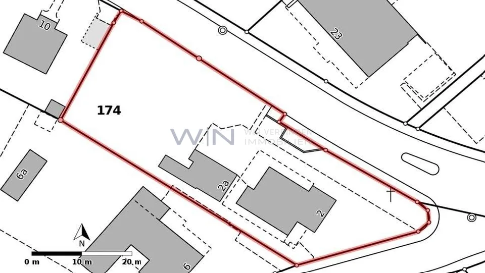 Terreno edificabile in zona centrale senza obbligo di architettura
