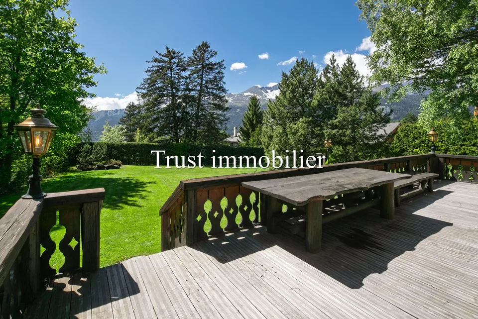 6044. Magnifique chalet de luxe à vendre à Crans-Montana