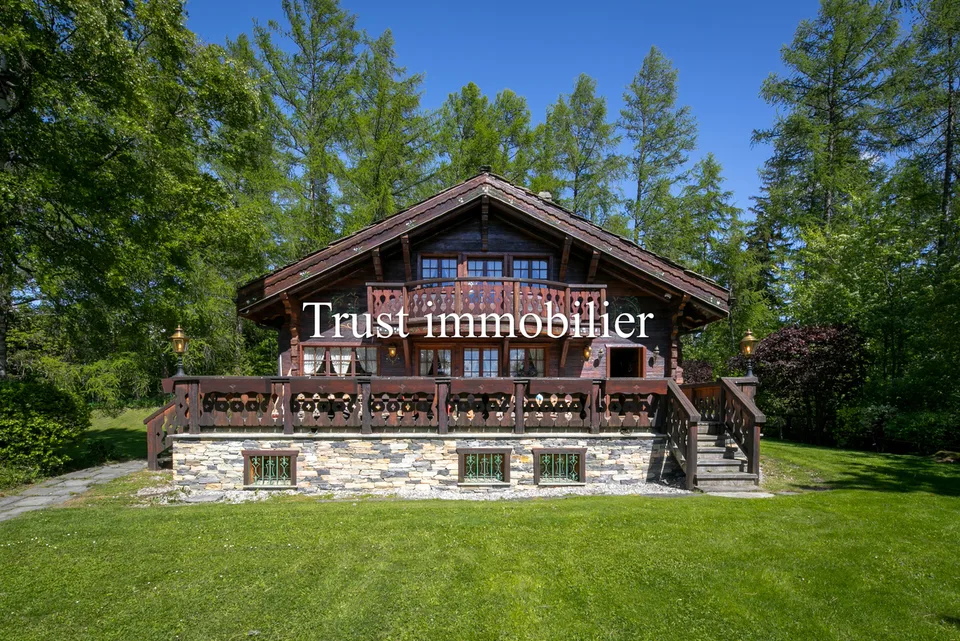 6044. Magnifique chalet de luxe à vendre à Crans-Montana