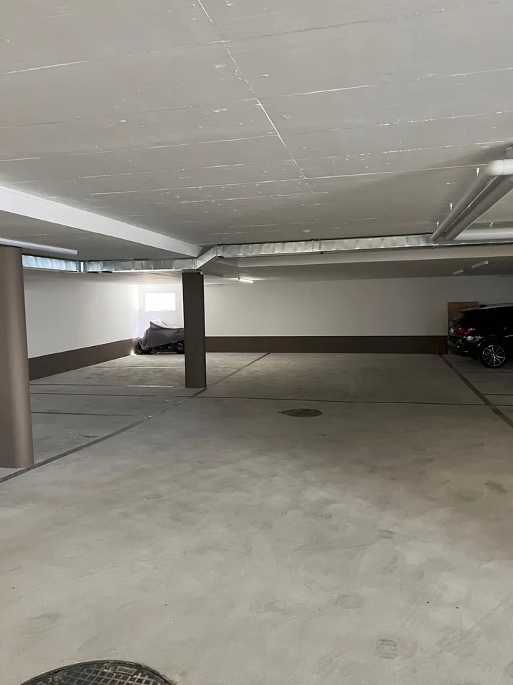 Einstellplatz in Wollishofen zu vermieten