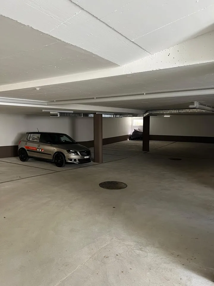 Einstellplatz in Wollishofen zu vermieten