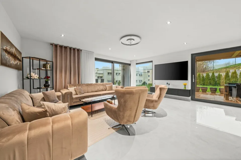 Casa unifamiliare di lusso di 7,5 locali con molto spazio