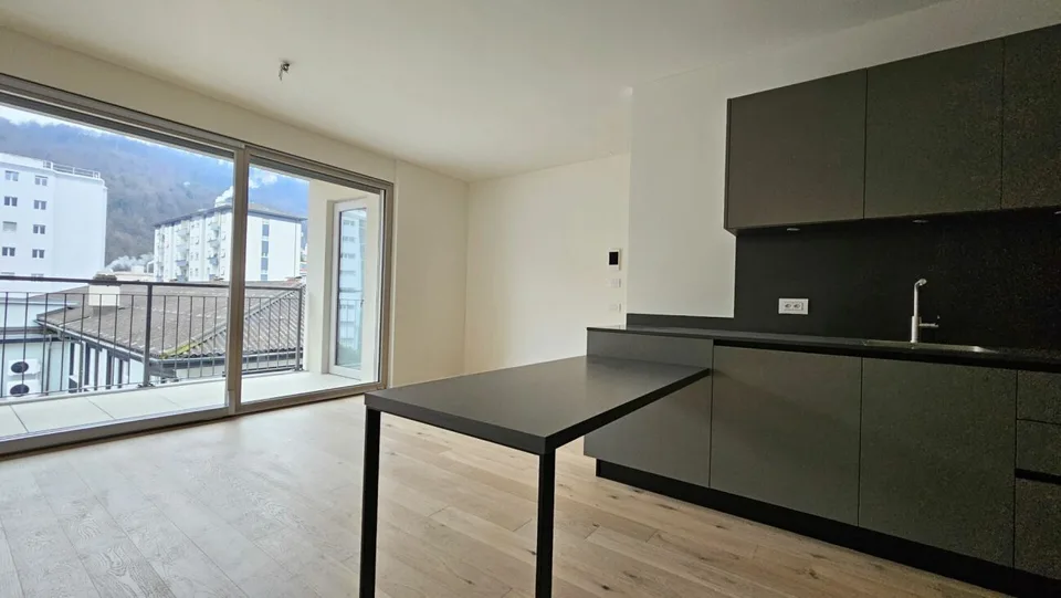 NEUE WOHNUNG IM OBERSTEN STOCK IN CHIASSO