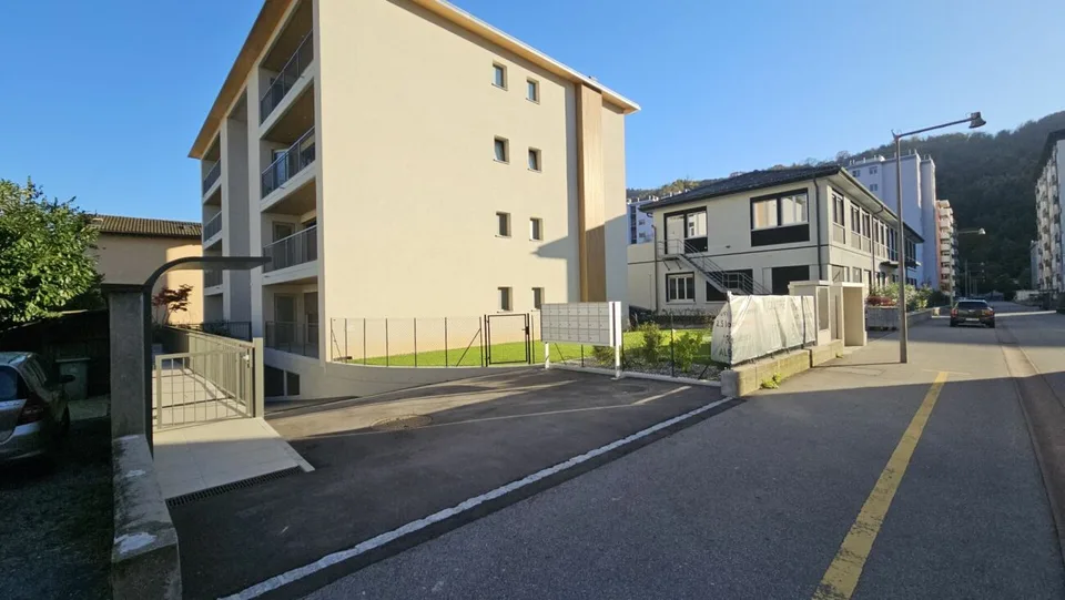 NEUE WOHNUNG IM OBERSTEN STOCK IN CHIASSO