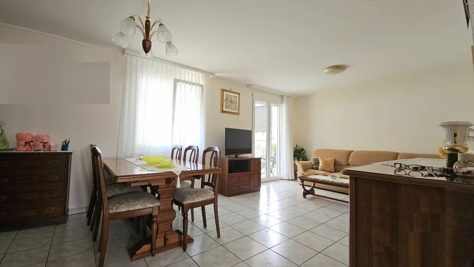 APPARTEMENT À ARBEDO AVEC GRAND JARDIN