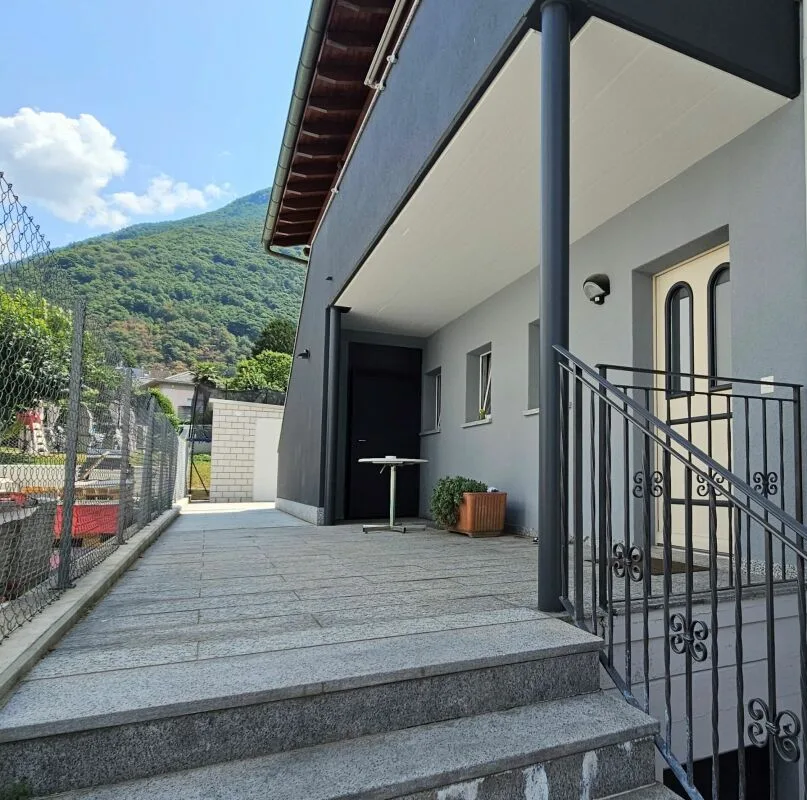 APPARTEMENT À ARBEDO AVEC GRAND JARDIN