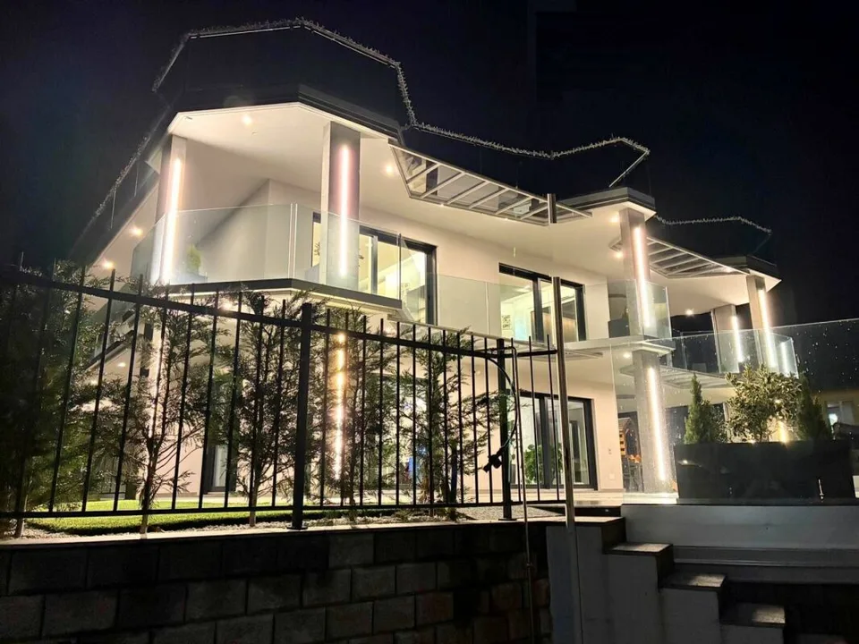 MODERNA VILLA DI LUSSO