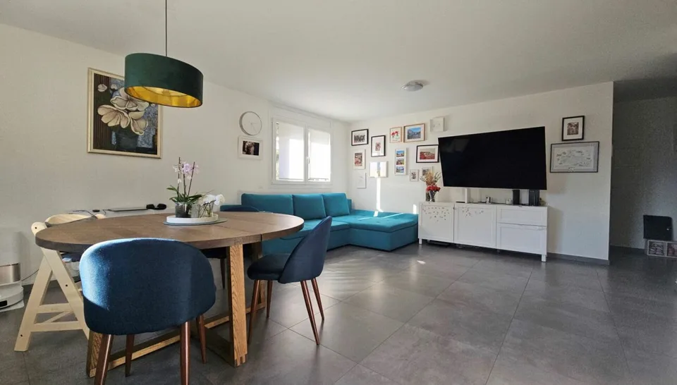 Wohnung mit 4.5 Zimmern und Garten