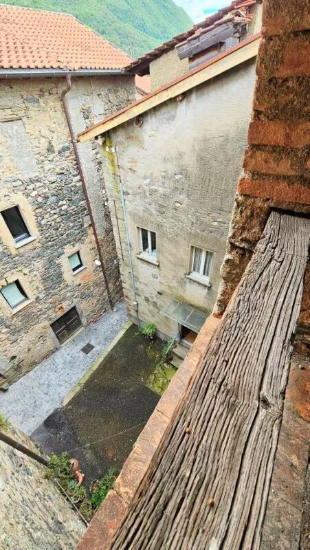 Tessiner Haus im Ortskern von Sonvico
