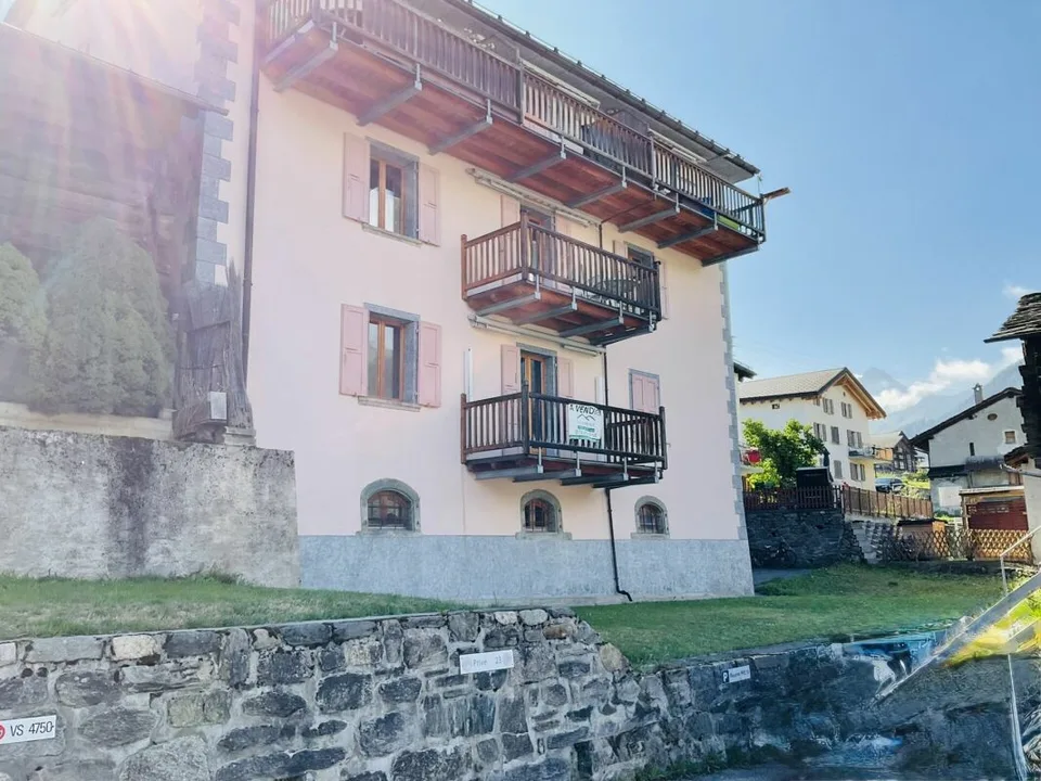 Wohnung mit 2.5 Zimmern zum Verkauf im Dorf Liddes