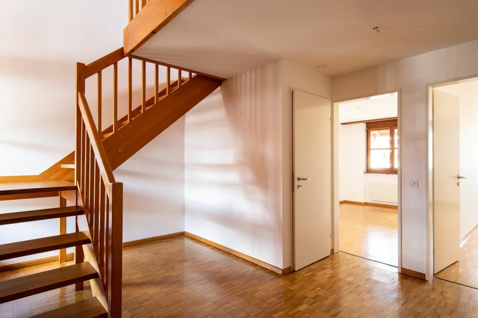 Im beliebten Freuler-Quartier - moderne Maisonette-Dachwohnung mit 2 Balkonen