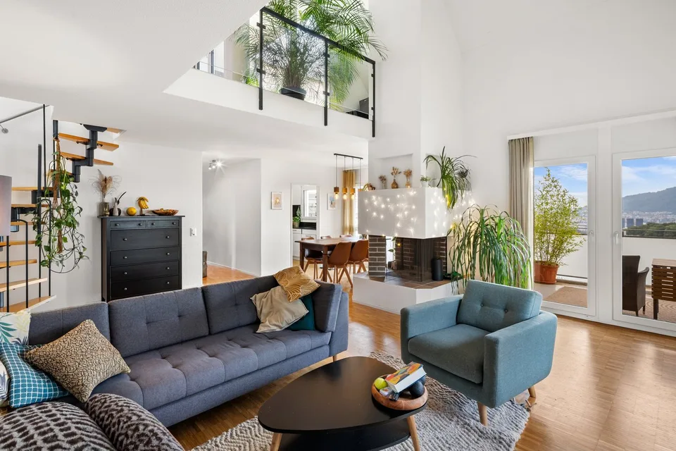 Charmante 5.5-Zimmer-Dachwohnung in Zürich-Höngg