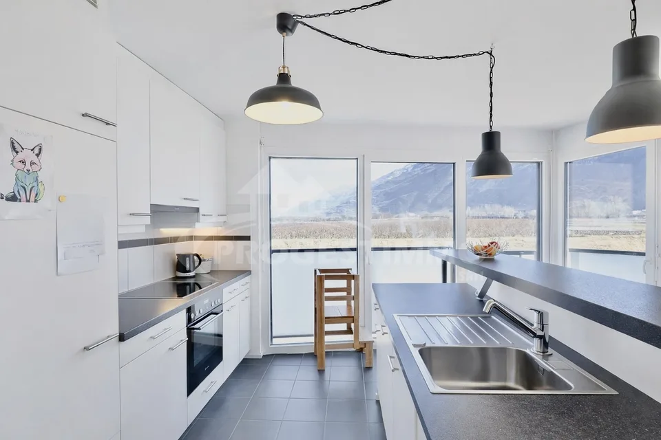 EXCEPTIONNEL APPARTEMENT 4.5 PIÈCES DANS UN ENVIRONNEMENT PAISIBLE