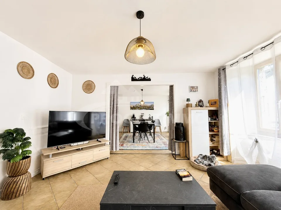 APPARTEMENT DE CHARME AVEC SPACIEUSE TERRASSE PANORAMIQUE
