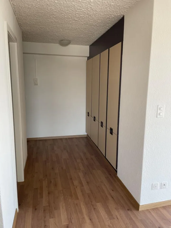 Appartement avec balcon rafraîchi à Wohlen !