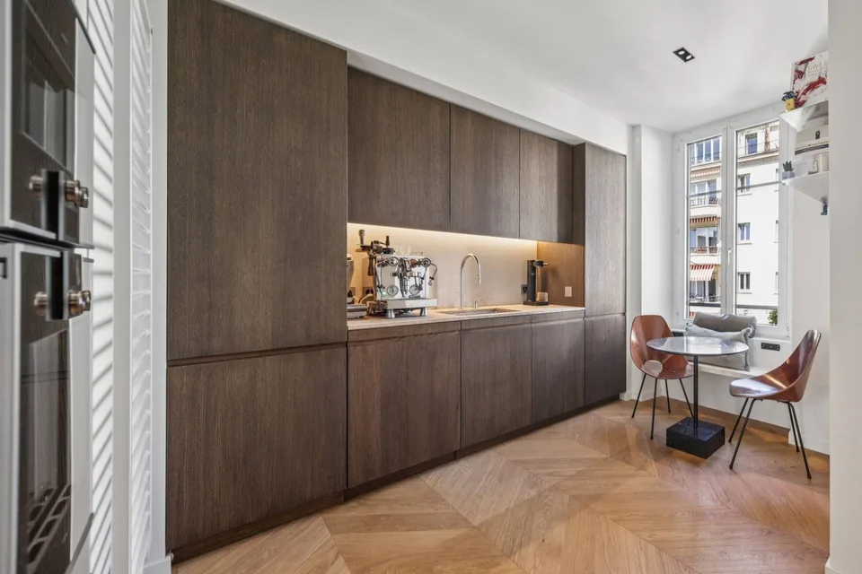 Prächtige 5.5-Zimmer-Wohnung im Haussmann-Stil, komplett renoviert