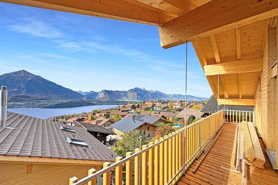 EFH freistehend mit Seesicht & Bergpanorama