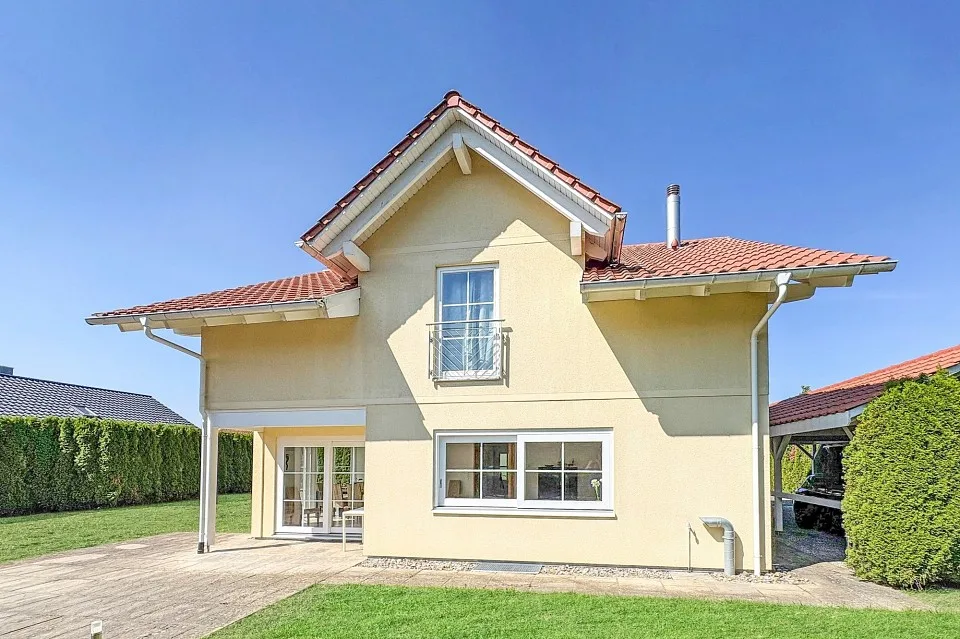 Freistehendes Einfamilienhaus mit Stil und Privacy – Foto 12 von 13