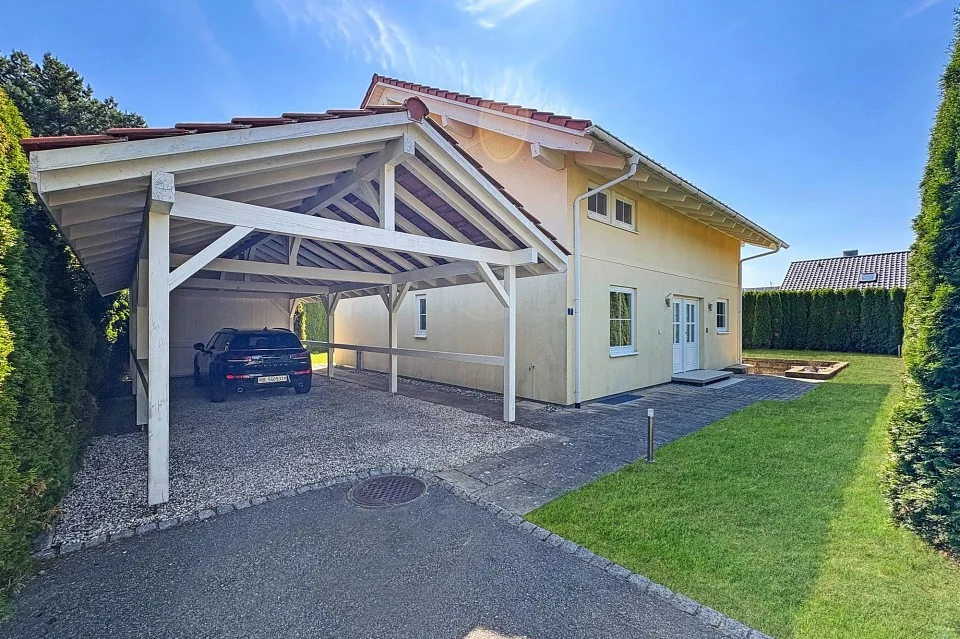 Freistehendes Einfamilienhaus mit Stil und Privacy – Foto 13 von 13