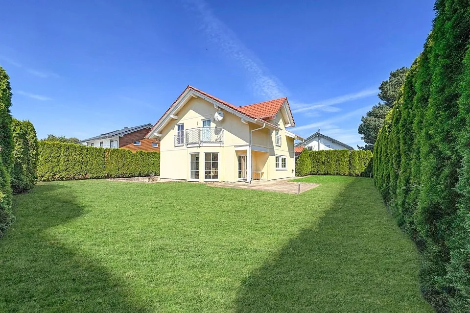 Maison individuelle détachée avec style et intimité