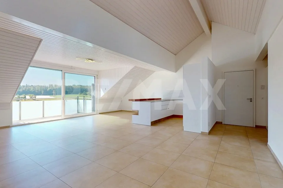 Moderne : 3.5Zimmer-Dachwohnung mit Weitsicht in Golaten (Kallnach)