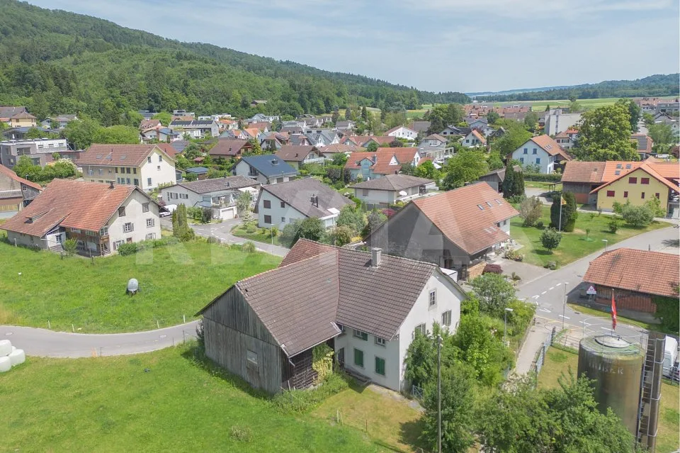 792 m² di terreno edificabile nel centro del villaggio di Möriken