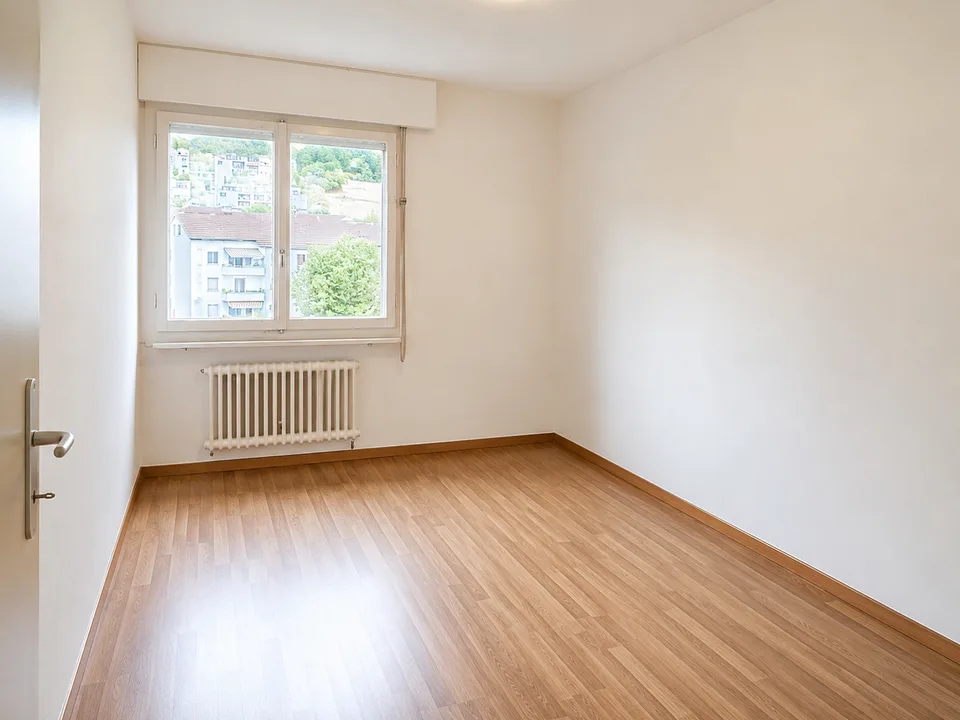 Appartement lumineux 3.5 pièces avec balcon et vue sur la ville à Biel