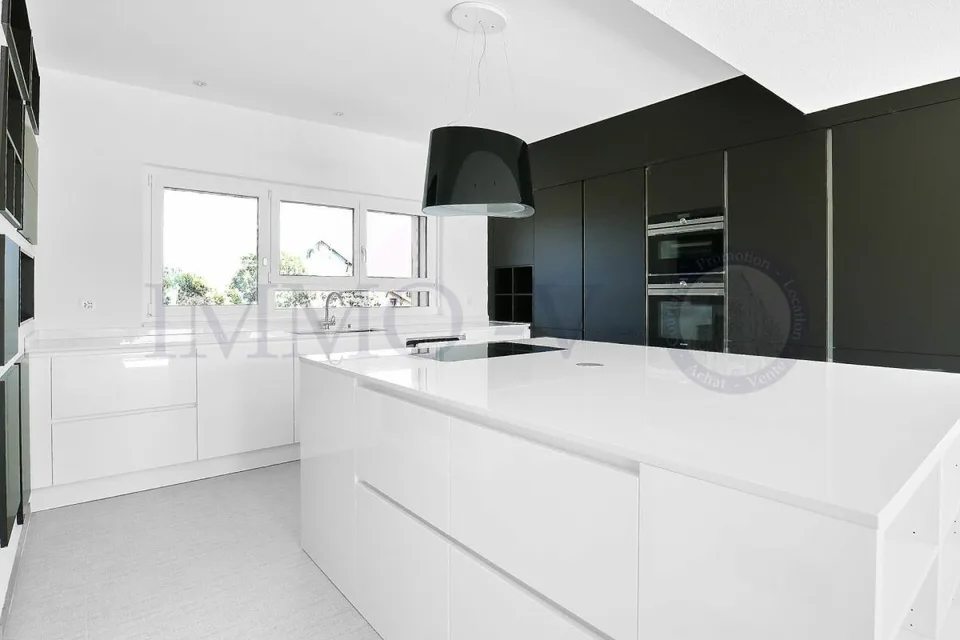 LUXURY ATTIC APARTMENT WITH LARGE TERRACE OF 117M2