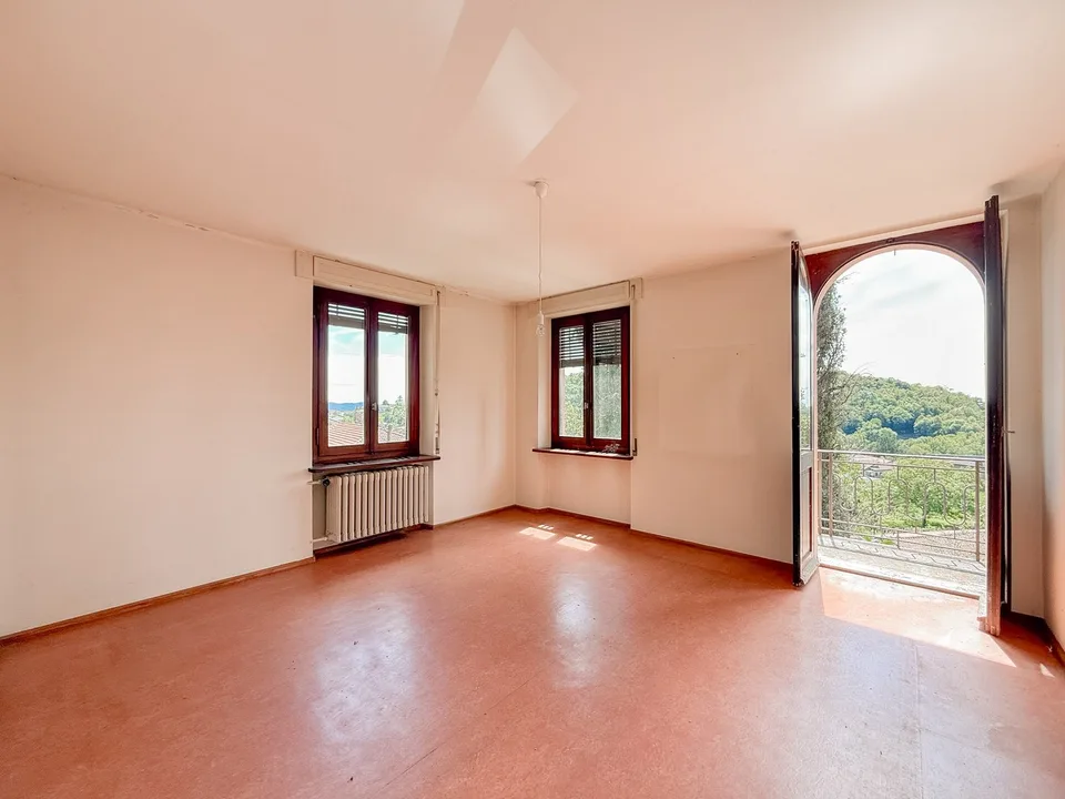 Villa aus der Epoche mit Baumöglichkeit in Arzo