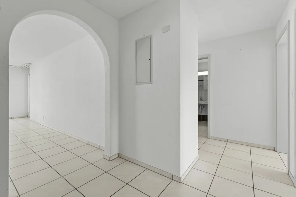 Bright 3.5 room apartment with sunny balcony and green view