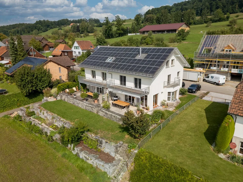 WEERSWILEN // Familienidylle mit Panoramablick und nachhaltiger Energieversorgung
