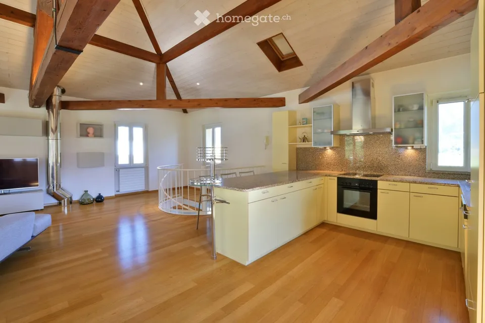 Villa komplett renoviert mit Pool und Poolhaus