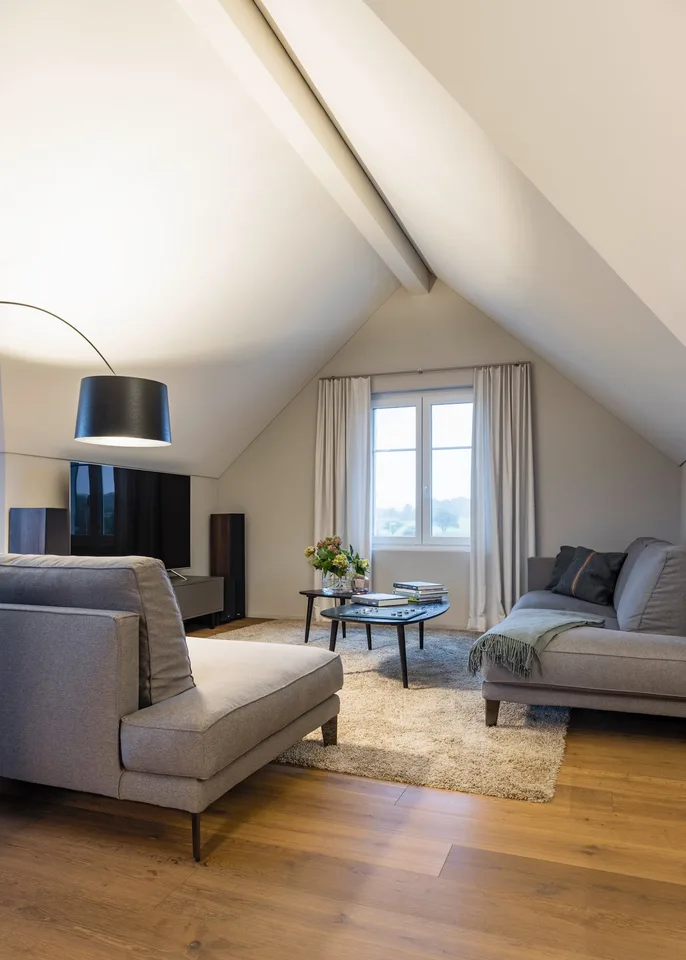 Penthouse au Sol avec Vue de Rêve qui Rencontre un Aménagement Intérieur Exclusif – photo 8 sur 18